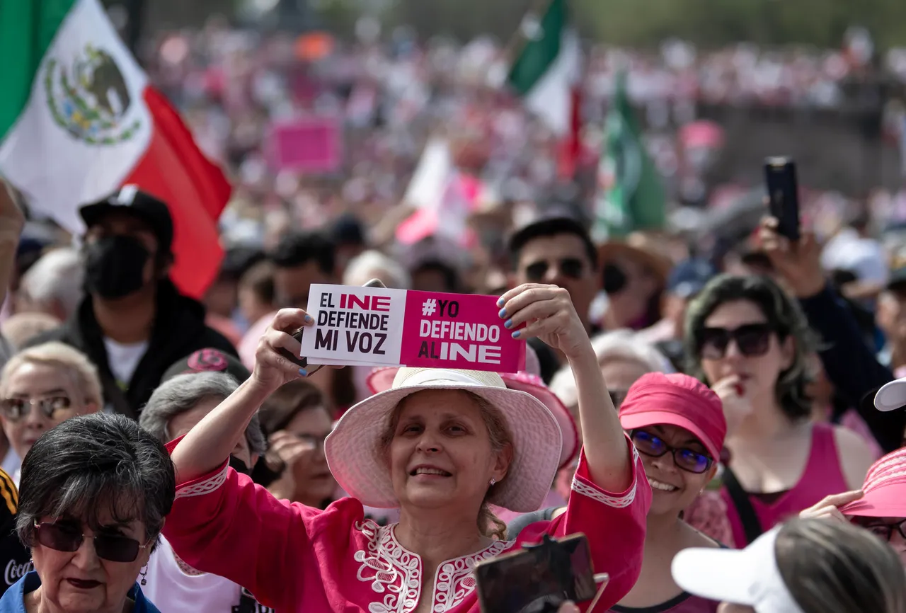 INE MARCHA