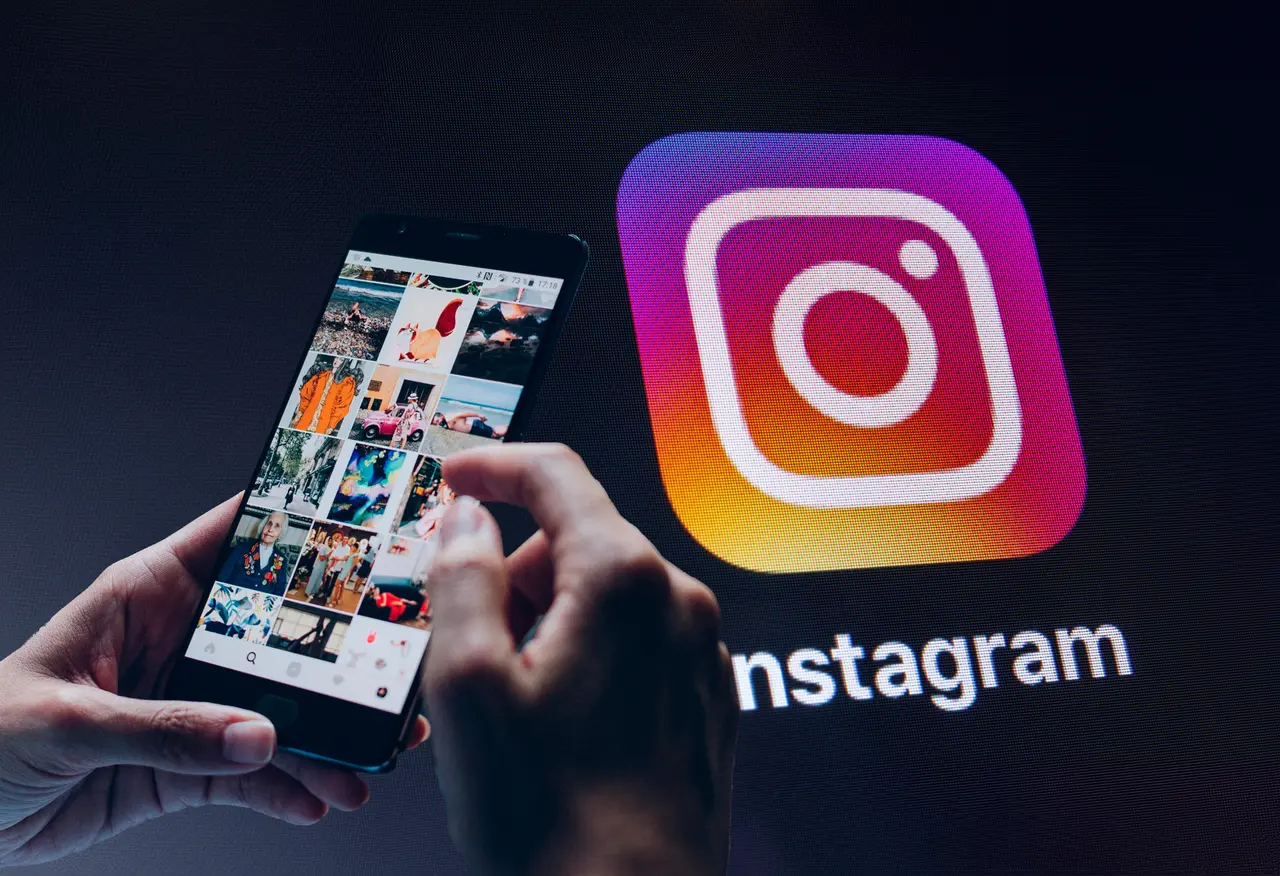 Instagram etiquetará perfiles creados con IA y limitará su visibilidad