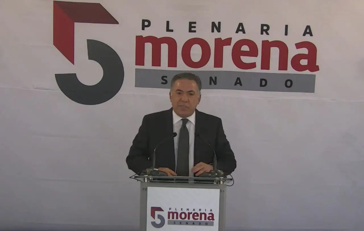 Enrique Inzunza Cázarez durante su regreso al Senado de la República