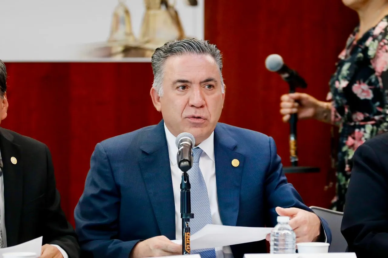 Senado pagó con cheques la dieta del senador Enrique Inzunza tras congelamiento de sus cuentas