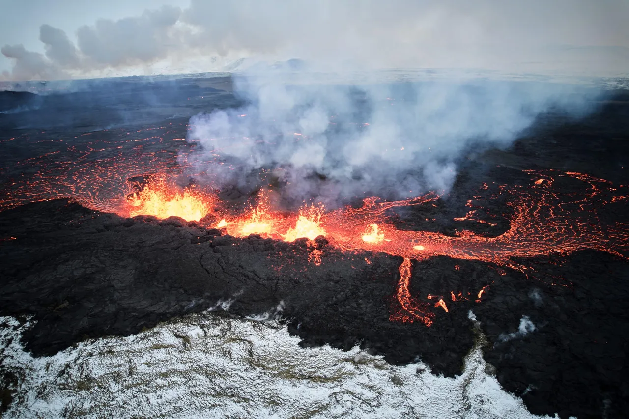 Iceland volcano erupts on Reykjanes peninsula