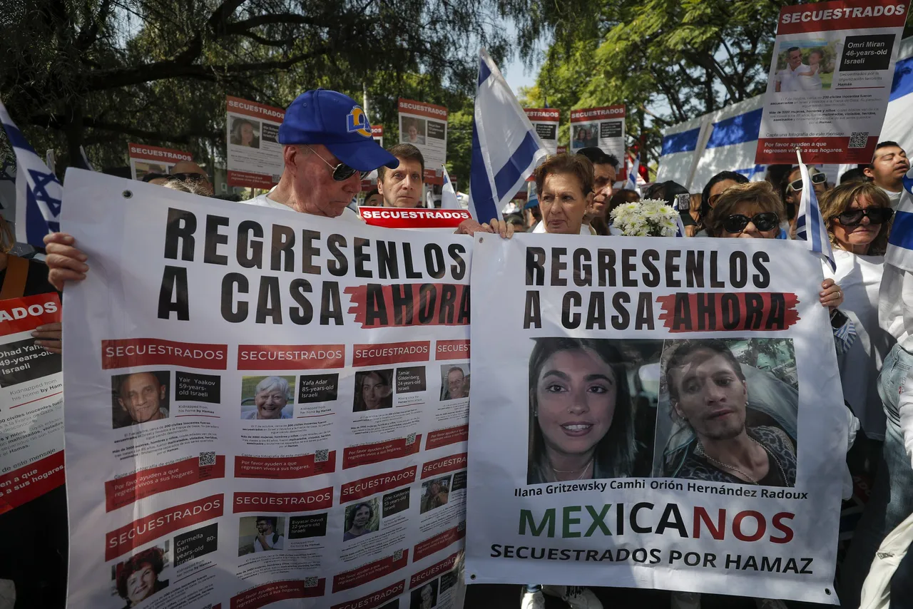 Mexicanos piden que Hamás libere a dos compatriotas rehenes en una marcha en pro de Israel