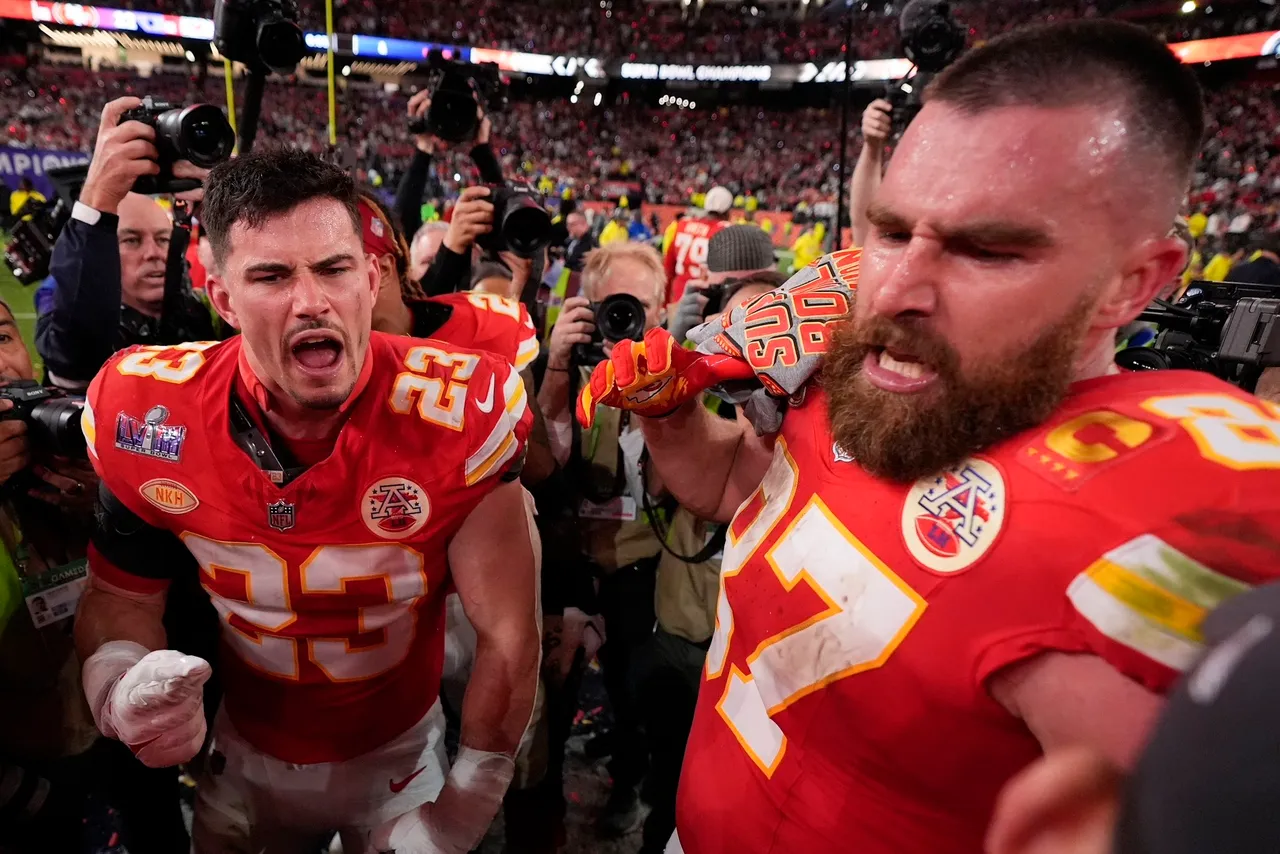 kelce travis