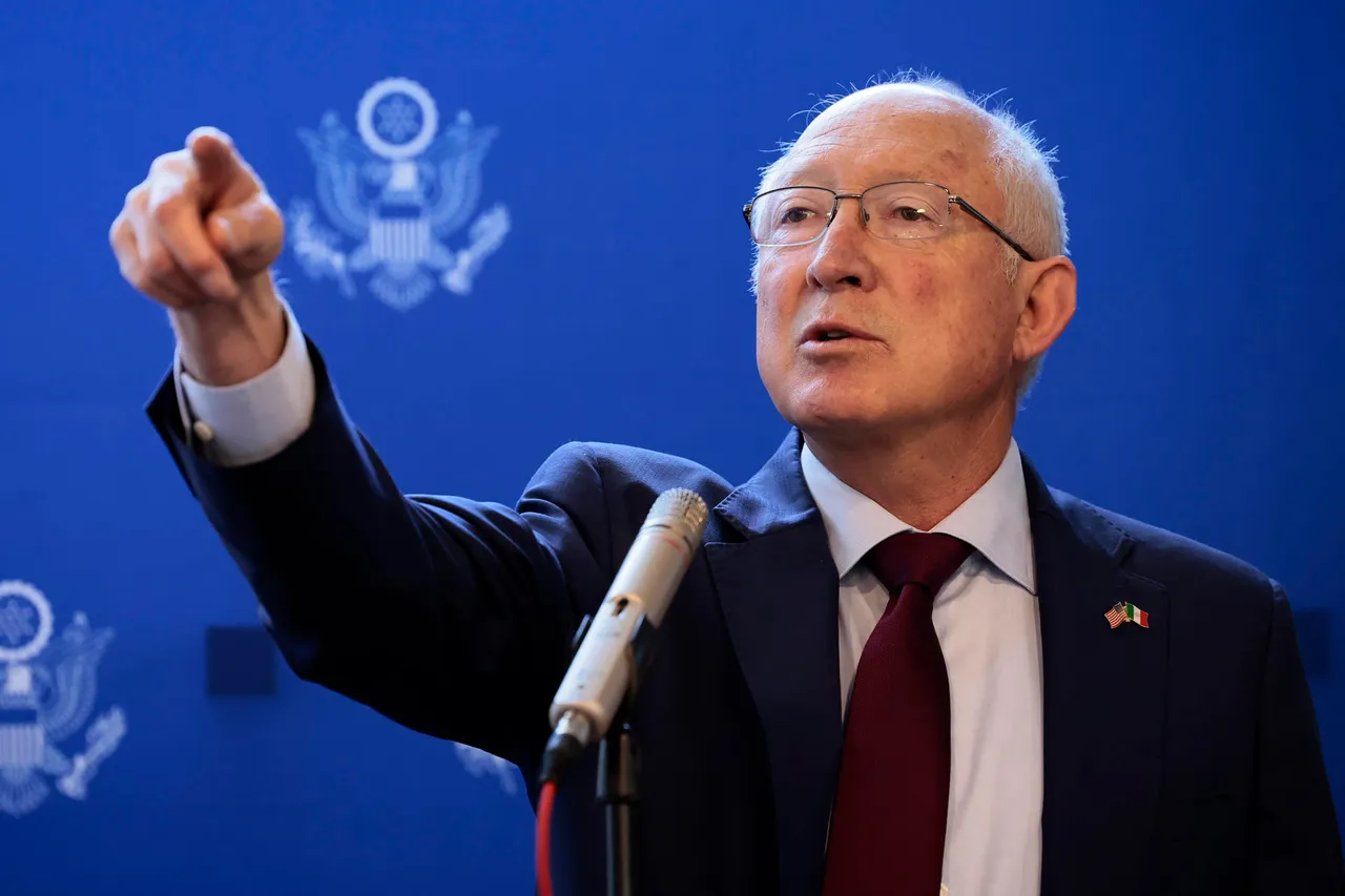 KEN SALAZAR 4874575