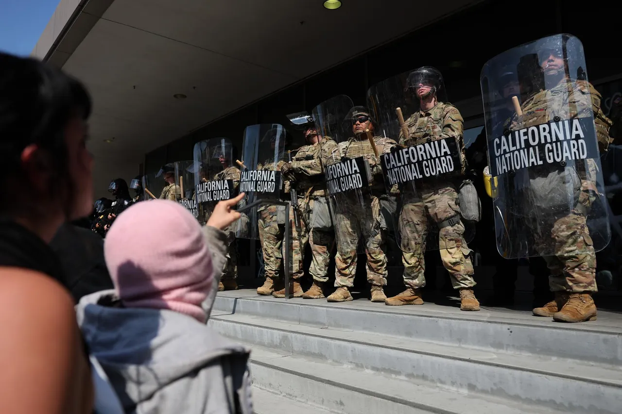 El despliegue de la Guardia Nacional por orden de Trump, algo inédito en EEUU en décadas