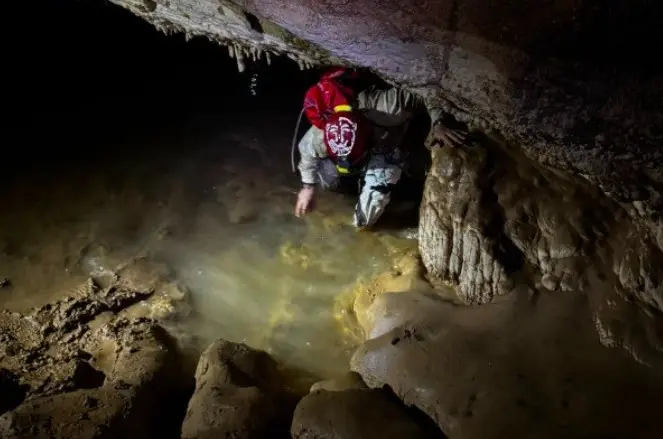 La cueva que guardó un secreto durante siglos: hallan 179 piezas prehispánicas  | FOTO X @INAHmx