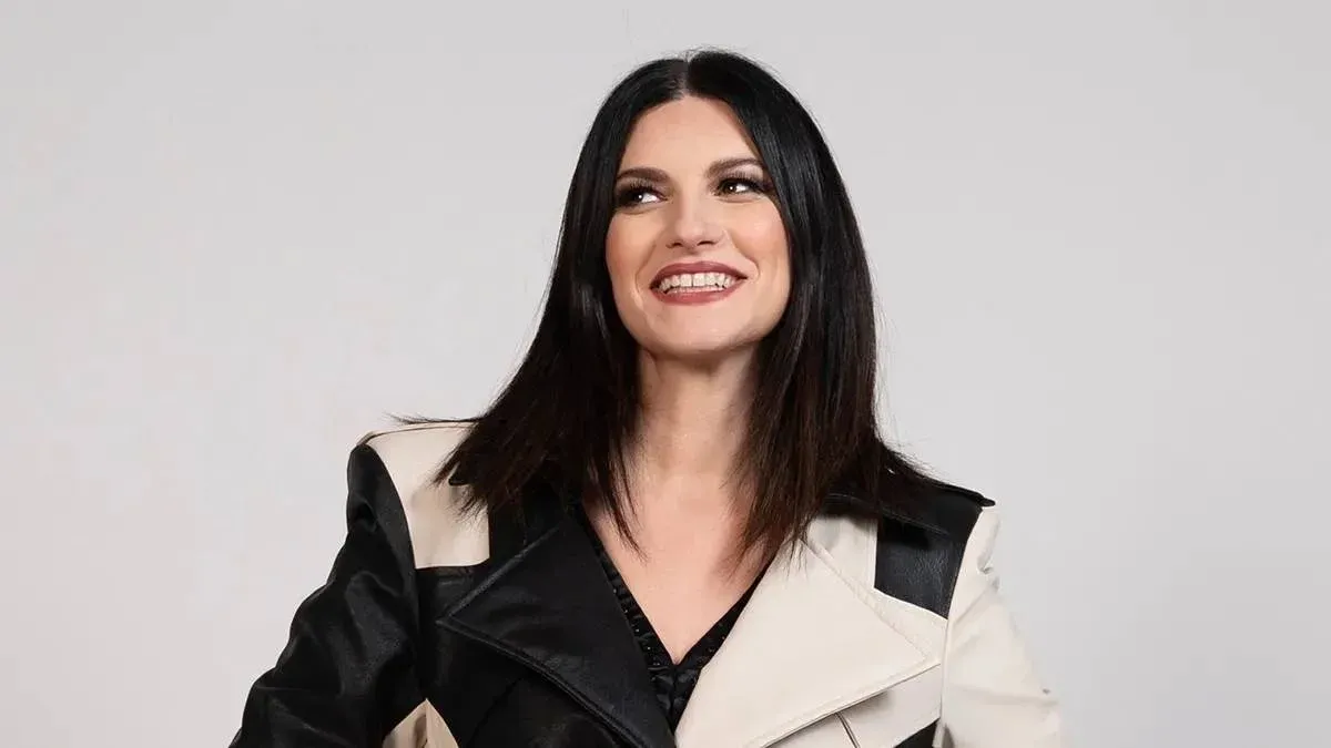 Laura Pausini anunciando su gira internacional y nuevo disco Yo Canto 2.