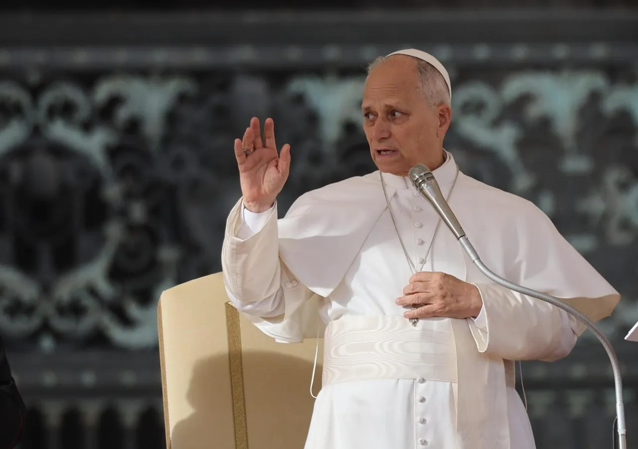 El papa critica la concentración de la riqueza y a los poderosos que no oyen a los pobres