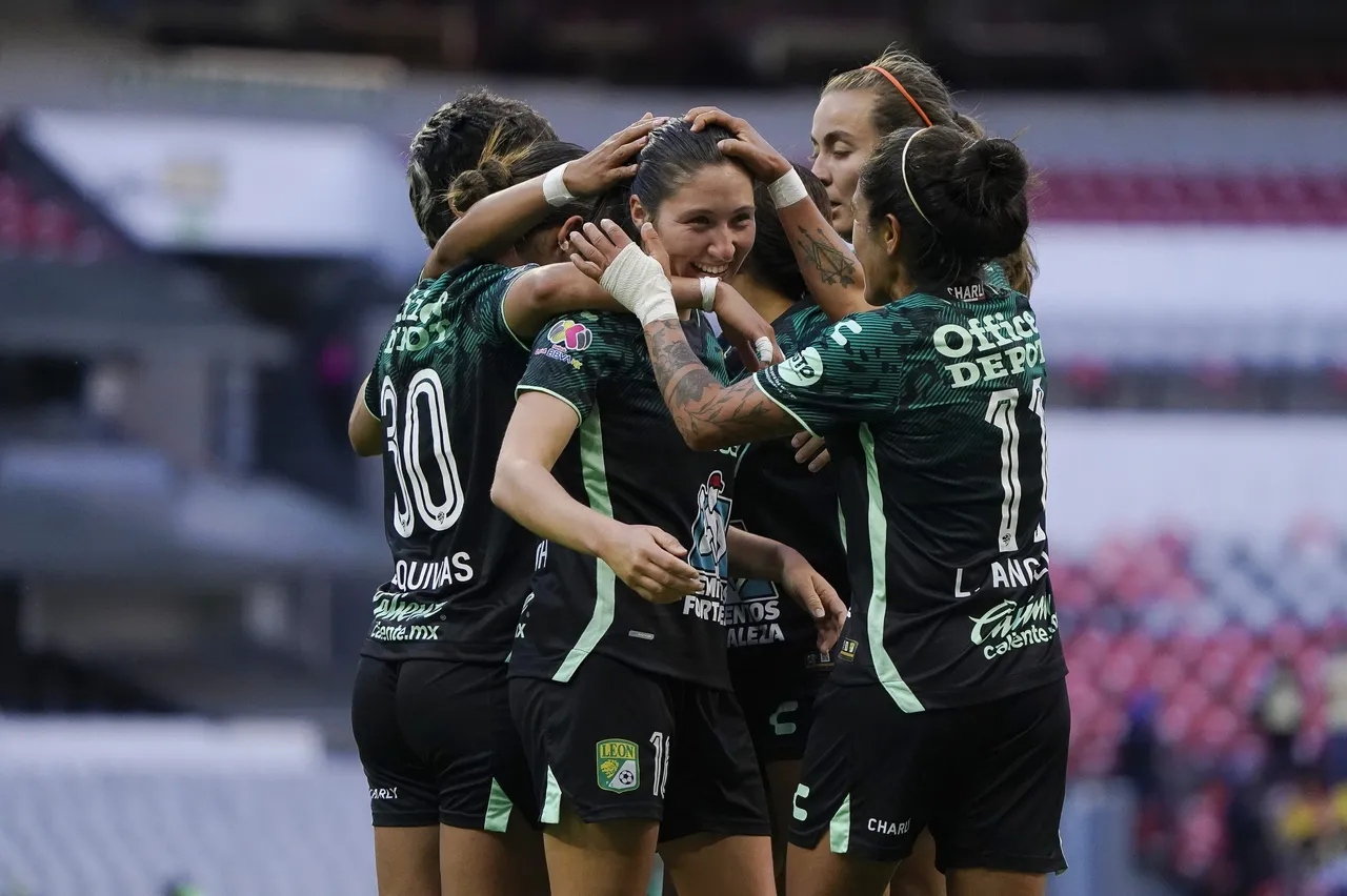 leon femenil