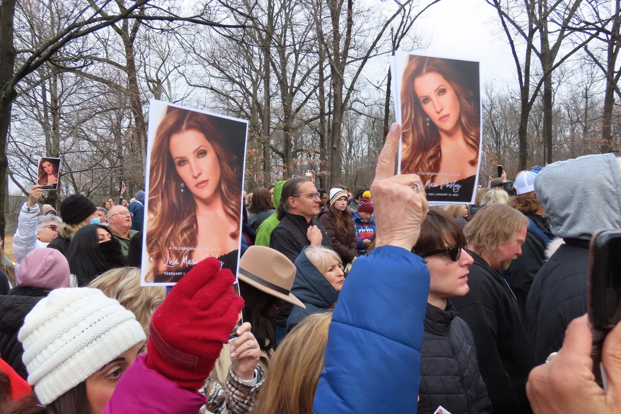 Graceland memorial service for Lisa Marie Presley