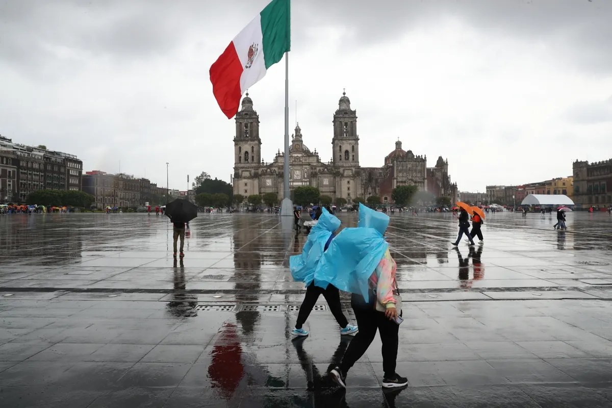 Lluvias y chubascos se prevén en diversas regiones del país este domingo