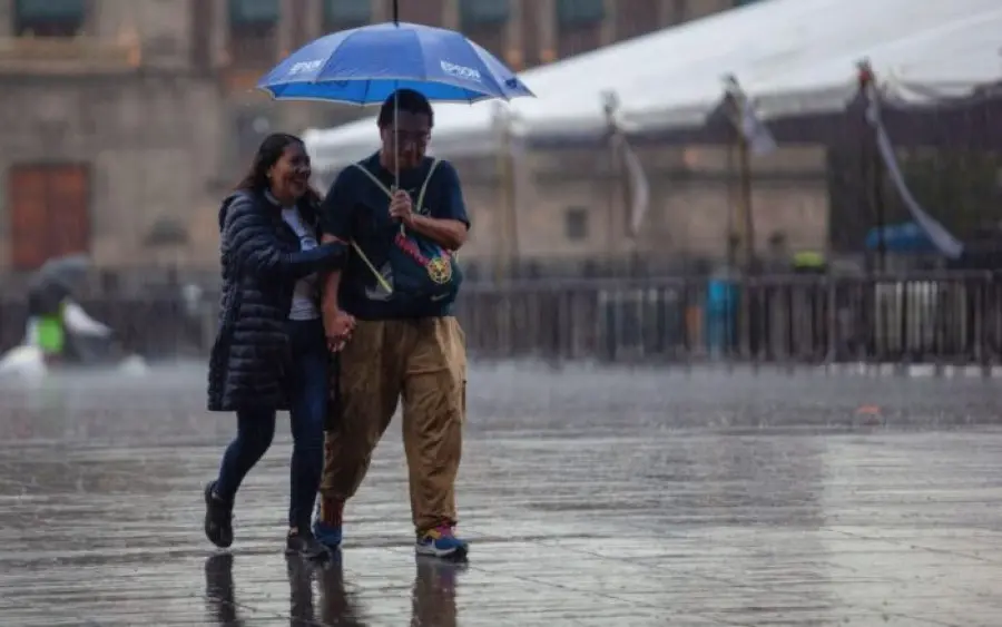 Lluvias y cielo nublado en México por los efectos del monzón mexicano y la onda tropical 29