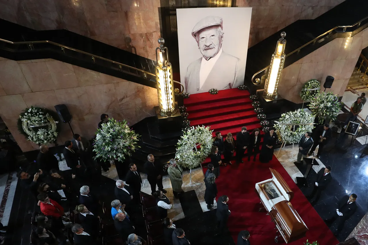 México rinde homenaje póstumo al actor Ignacio López Tarso en Bellas Artes