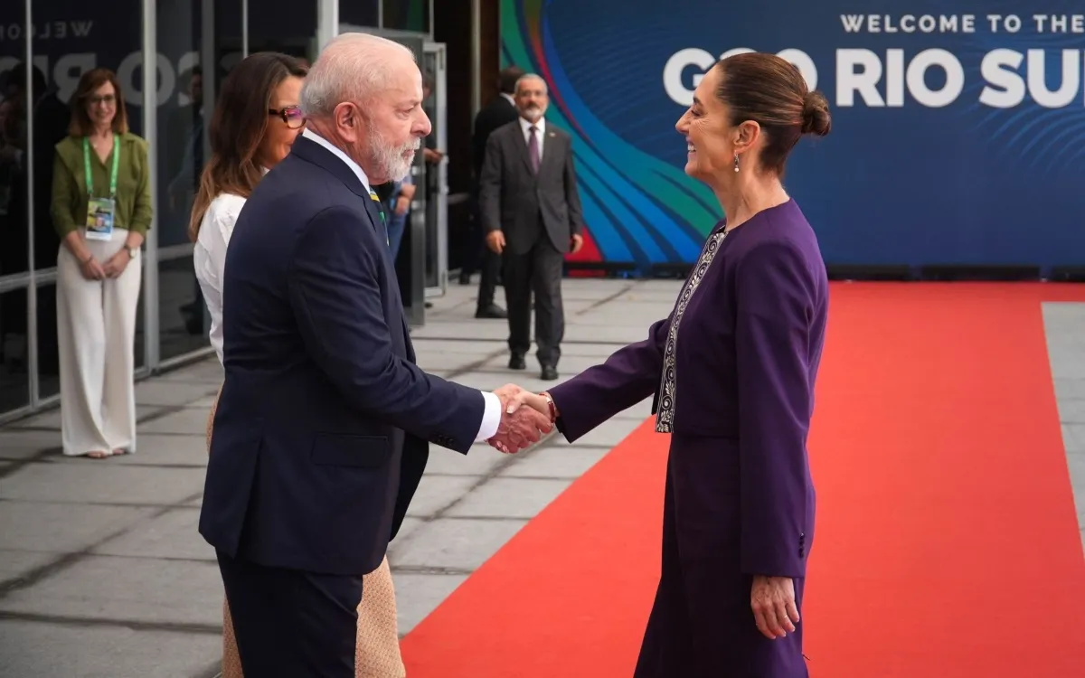 Claudia Sheinbaum y Lula da Silva durante su encuentro previo en la Cumbre de la Celac