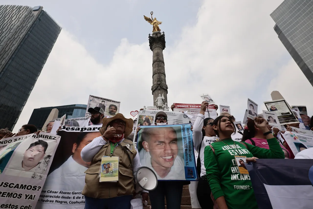 Estamos muertos en vida, mexicanas protestan por sus desaparecidos el Día de las Madres