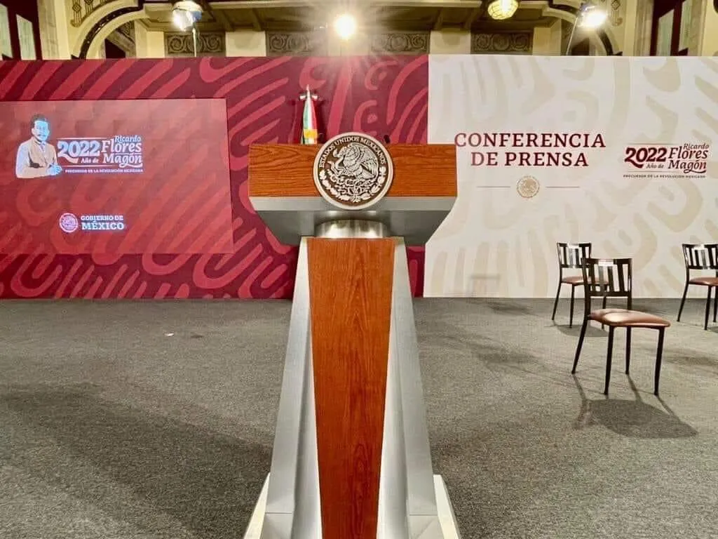 mañanera amlo confe twitetr reds