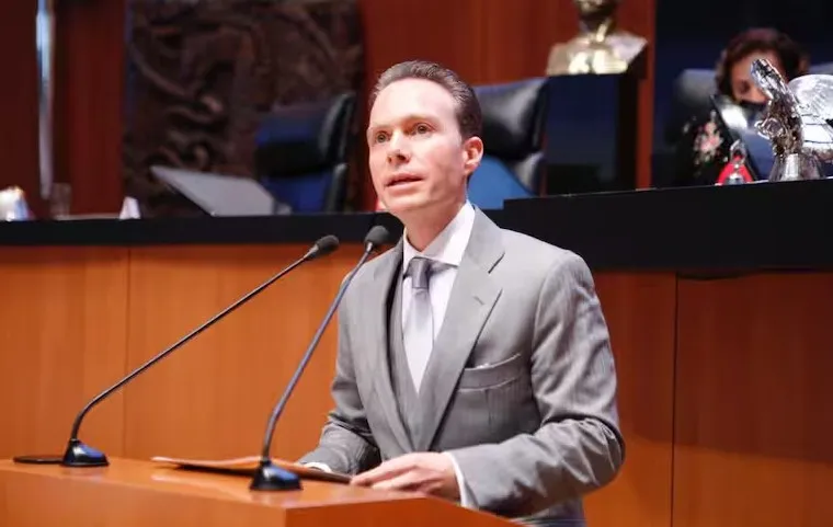 Manuel Velasco, coordinador del PVEM en el Senado, fijó la postura del partido ante la reforma electoral impulsada por el gobierno federal