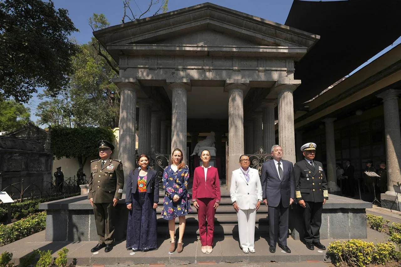 Claudia Sheinbaum encabezó el homenaje a Margarita Maza de Juárez