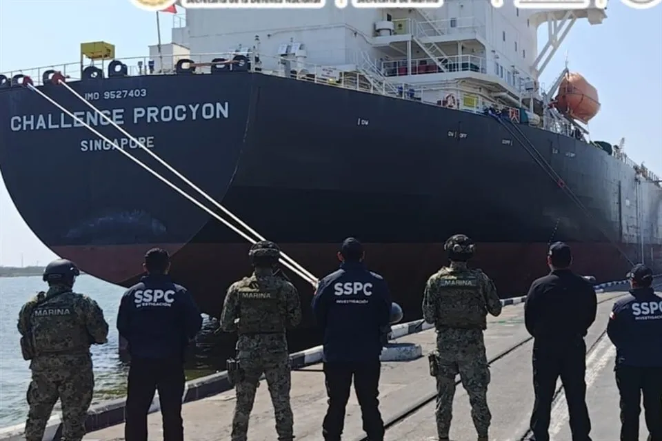 FGR investiga red criminal de huachicol con buques de diésel ilegal en puertos mexicanos