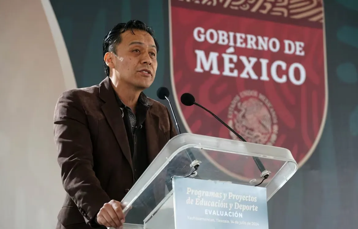 Análisis del caso de Marx Arriaga y su continuidad en el sector educativo mexicano