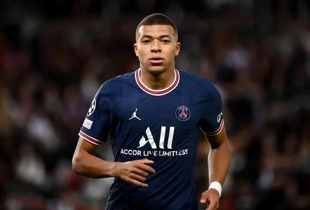 mbappe 25 años