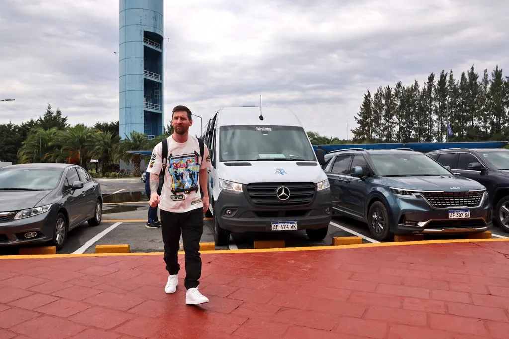 messi ezeiza