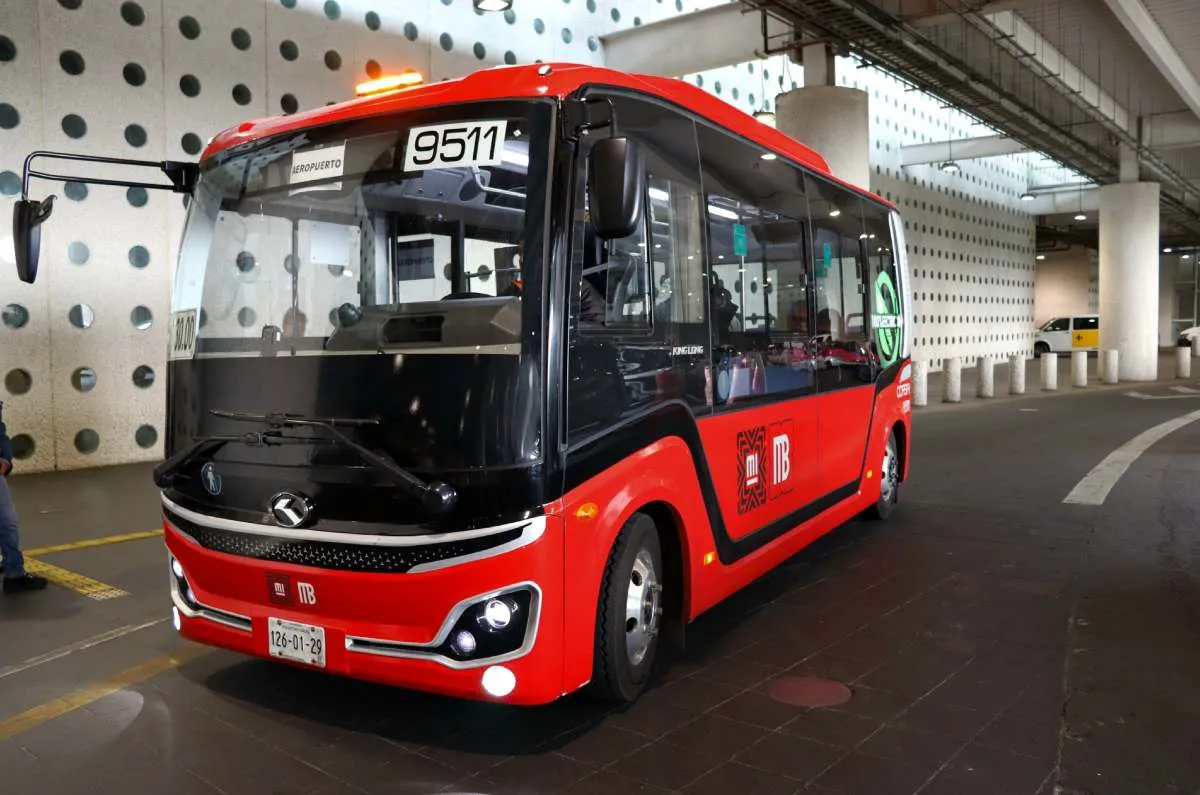 Unidad del Metrobús Línea 4 Ruta Quetzalcóatl