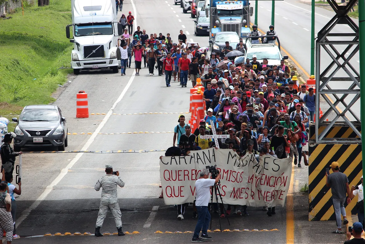1.200 migrantes salen desde el sur mexicano para unirse a la caravana más numerosa del año