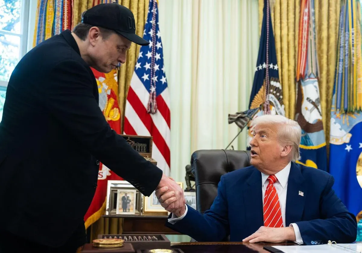 musk-trump-kBfC-U2302044818075fHD-1200&#215;840@RC