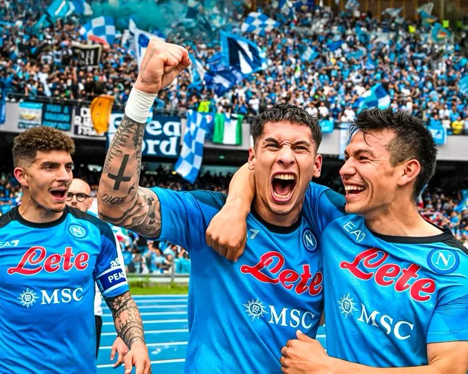 napoles campeon }