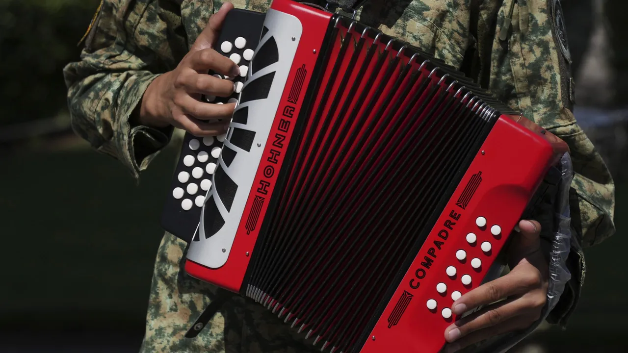 MÉXICO-CORRIDOS MILITARES