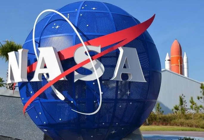 Usa cargo spacecraft with astronauts on low earth orbit. Space technologies