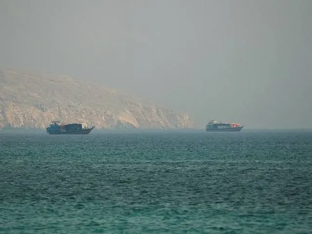 Trump sobre cierre del estrecho de Ormuz: ataques israelíes en Líbano no afectan alto el fuego