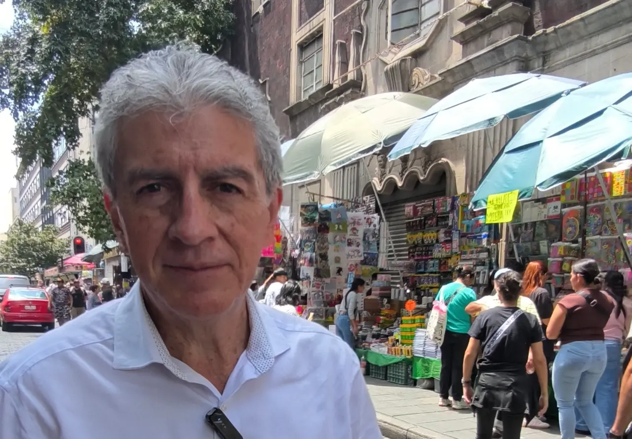 Papelerías en crisis: ambulantes y tecnología golpean sus ventas 