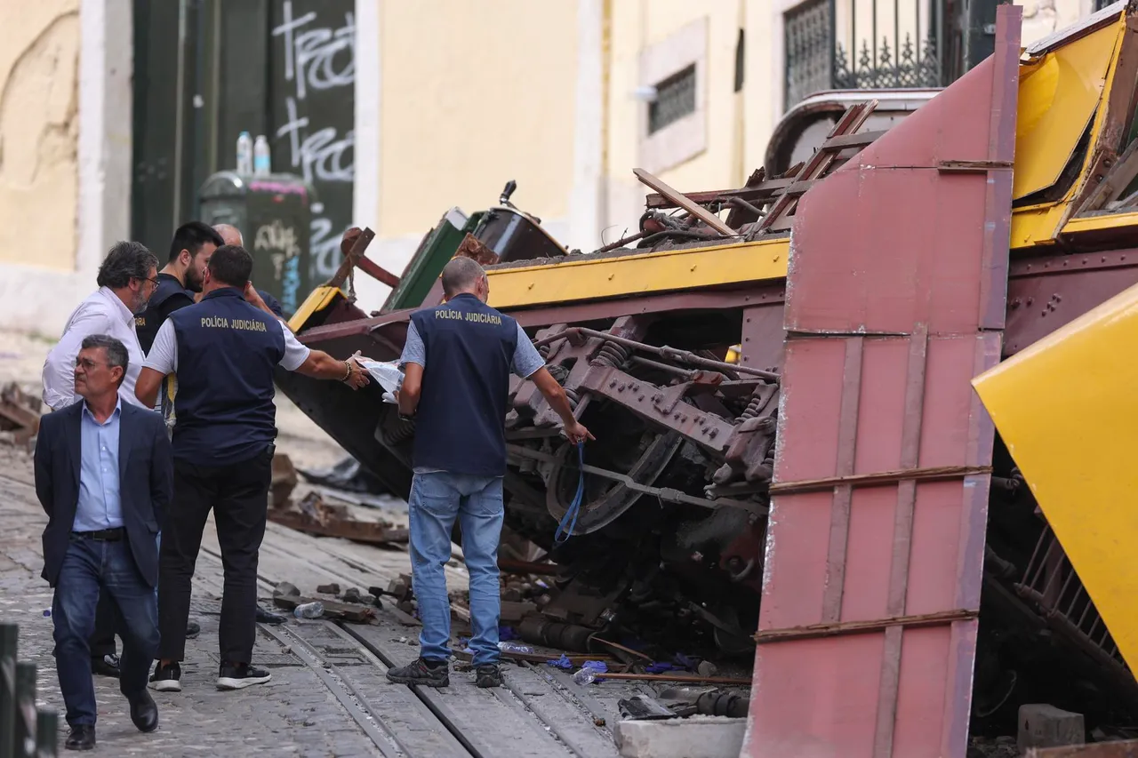 Aftermath of the Gloria funicular derailment in Lisbon
