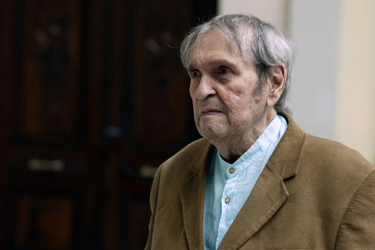 El escritor venezolano Rafael Cadenas, Premio Cervantes 2022.