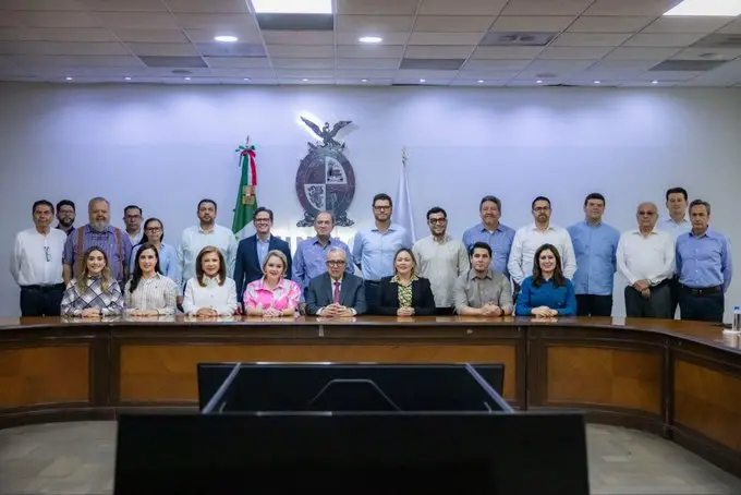 ¡Rocha da marcha atrás! Solicita licencia indefinida