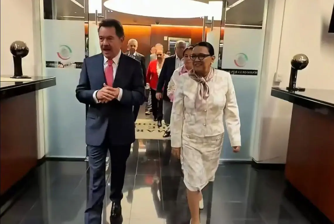 Rosa Icela Rodríguez, secretaria de Gobernación, durante su llegada al Senado para la plenaria de Morena