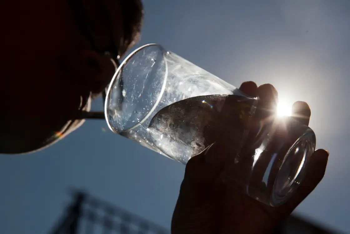 AGUA VASO DE AGUA
