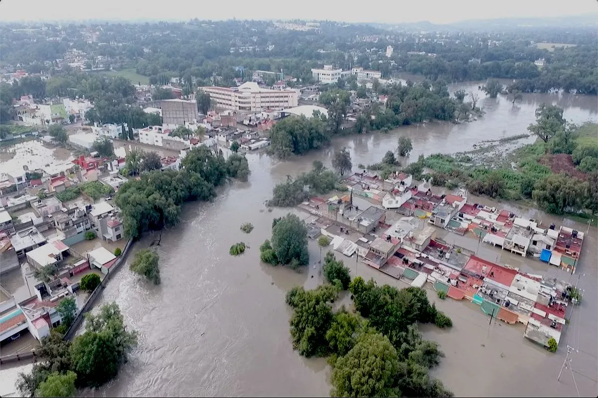 Varias colonias permanecen inundadas luego de que ayer por la madrugada se desbordará el Río Tula, en Hidalgo, esto tras las intensas lluvias que se viven en la parte central del país.