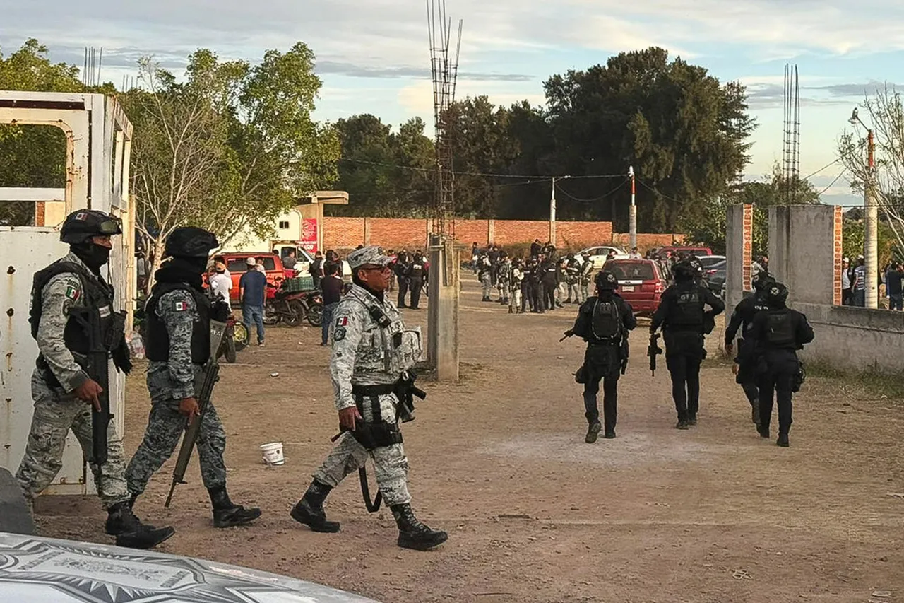 Elementos de seguridad resguardan zona de ataque armado en Salamanca, Guanajuato