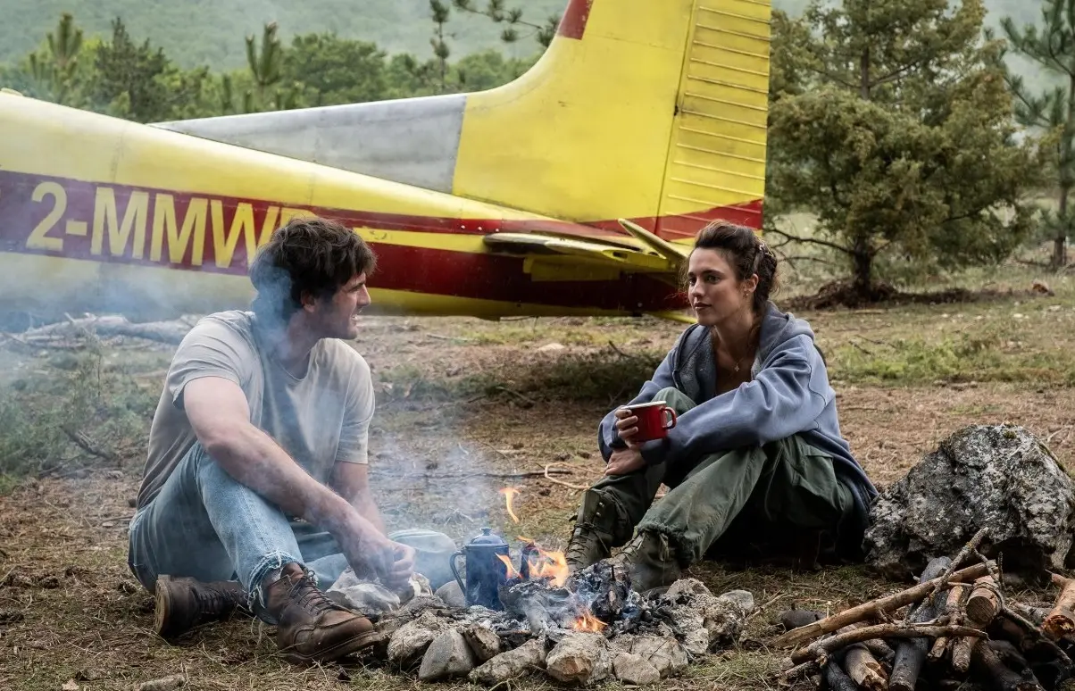 Jacob Elordi y Margaret Qually en "La Guerra de los Últimos"