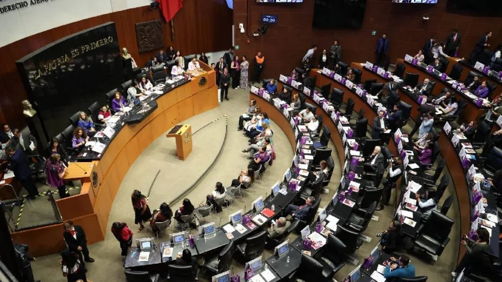 “Senado guarda un minuto de silencio por el asesinato de líderes en Michoacán e Hidalgo”