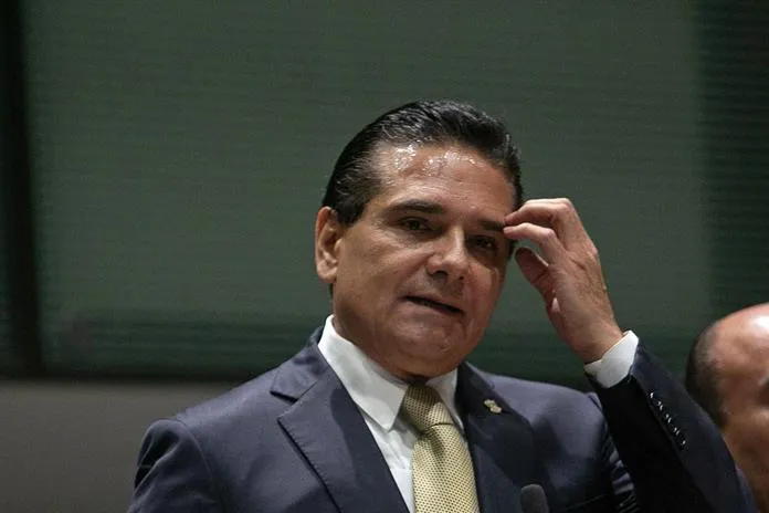 Solicitaron ficha roja del Interpol para Silvano Aureoles Conejo, ex gobernador de Michoacán
