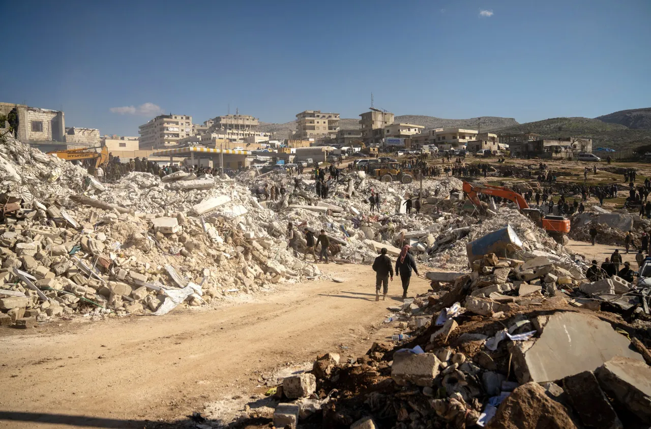 Rescuers search for survivors after major earthquake in Idlib