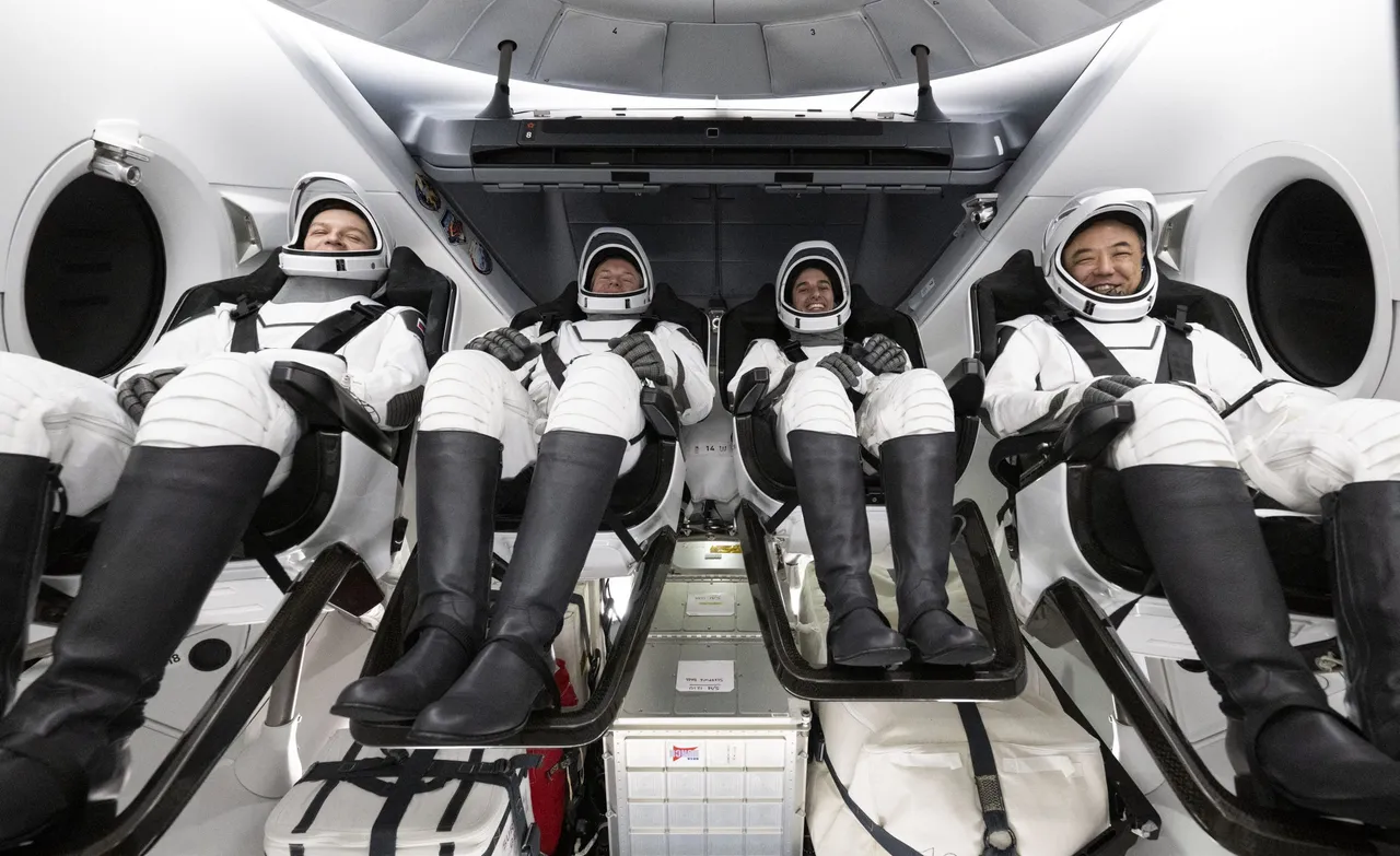Amerizaje de la tripulación SpaceX-7 de la NASA