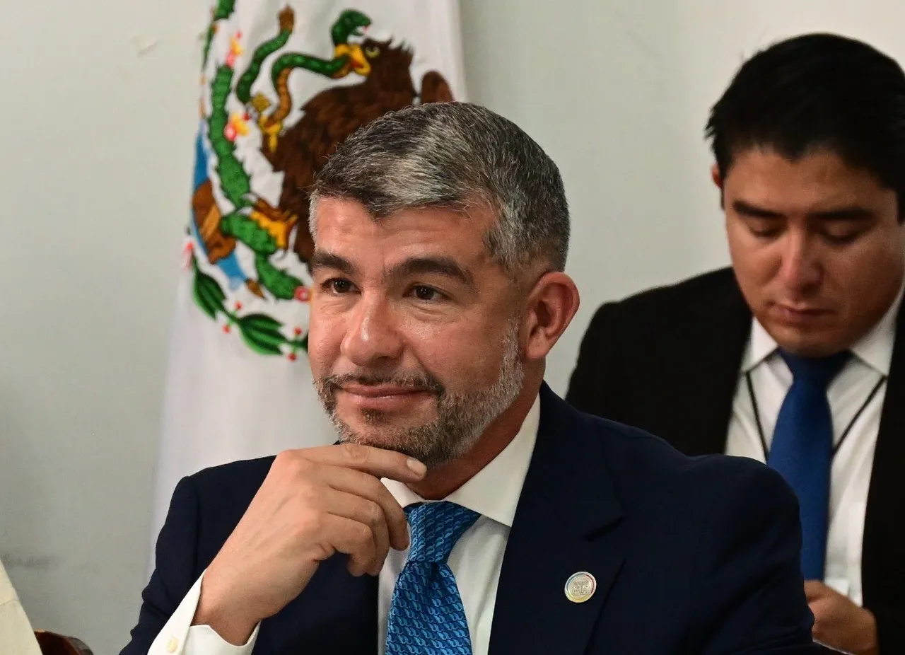 Mauricio Tabe defendió los resultados de su administración ante diputados locales