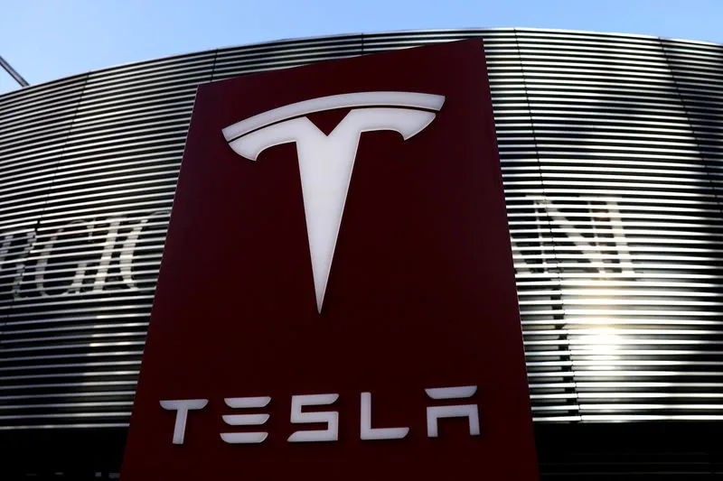 Foto de archivo ilustrativa del logo de Tesla