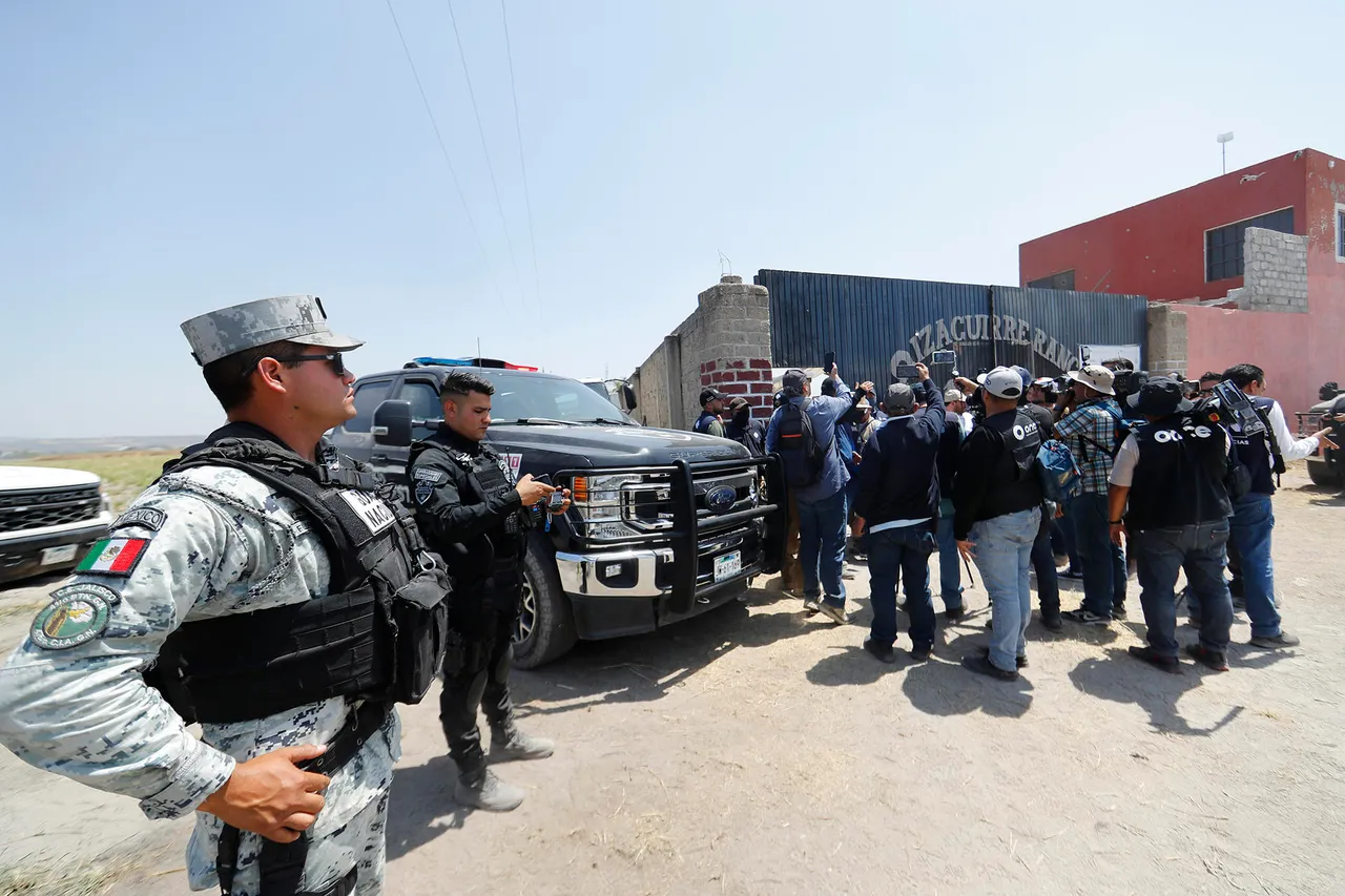 Familiares de desaparecidos consideran &#8220;un circo&#8221; la visita a rancho en México
