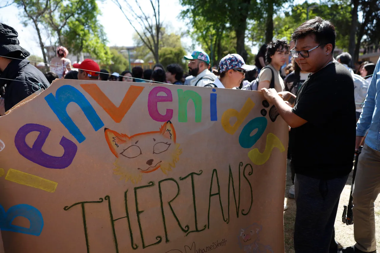 Convocatoria a la primera reunión de Therians en las Islas de Ciudad Universitaria registró baja asistencia